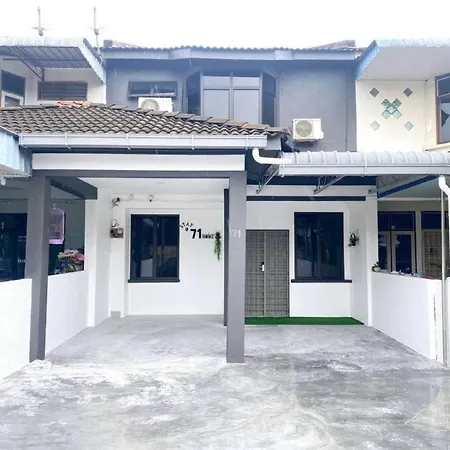 2 Storey Stylish Comfort Retreat ''''Almaimpianria